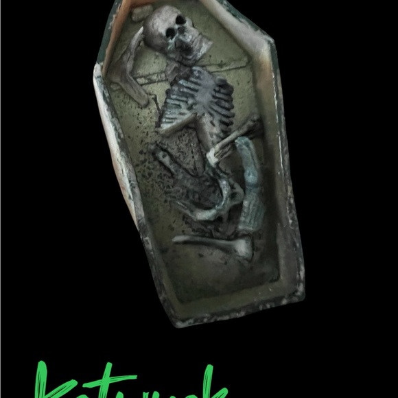 Skeleton and coffin soap. - Picture 1 of 1